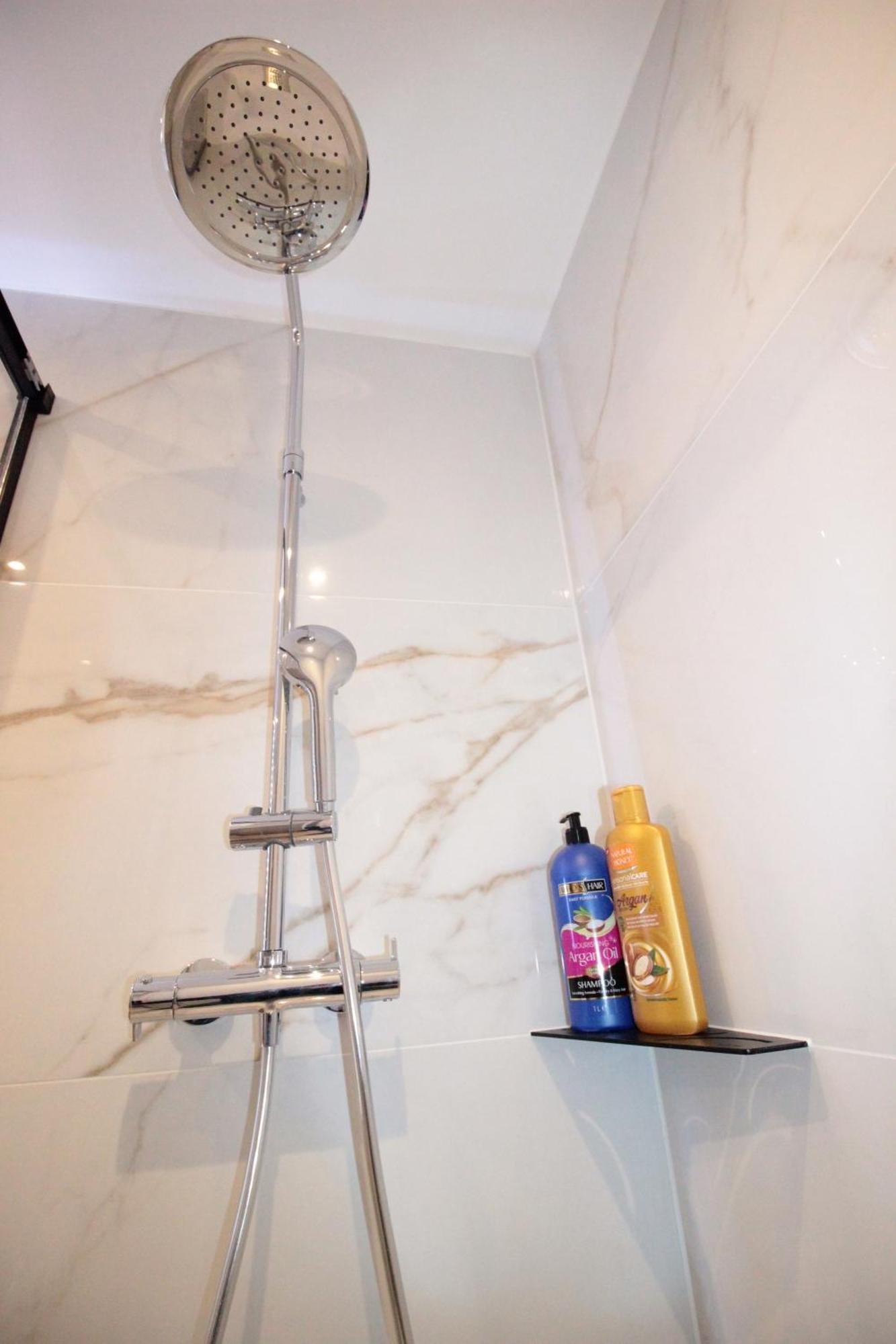 Luxury Studio, Rez De Chaussee, Parking Prive Video Surveillance, Canape Haute Qualite Convertible Couchage 2 Personnes, Centre Ville Proche, Restaurant, Boulangerie 2 Minutes A Pied, Terrasse - 800Metre Carre De Terrain - Gere Par Presta-Zen'Service Verdun Extérieur photo