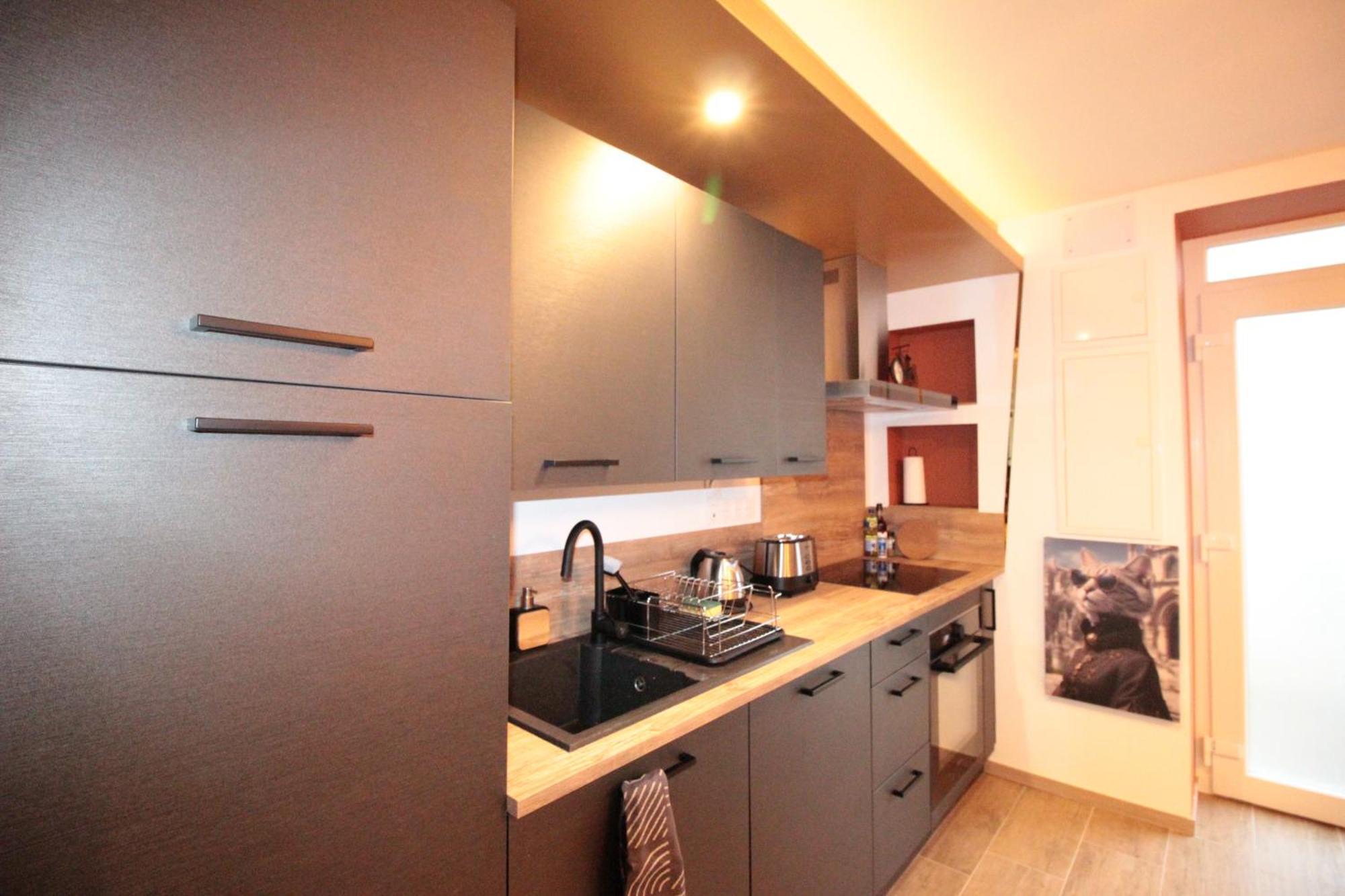 Luxury Studio, Rez De Chaussee, Parking Prive Video Surveillance, Canape Haute Qualite Convertible Couchage 2 Personnes, Centre Ville Proche, Restaurant, Boulangerie 2 Minutes A Pied, Terrasse - 800Metre Carre De Terrain - Gere Par Presta-Zen'Service Verdun Extérieur photo