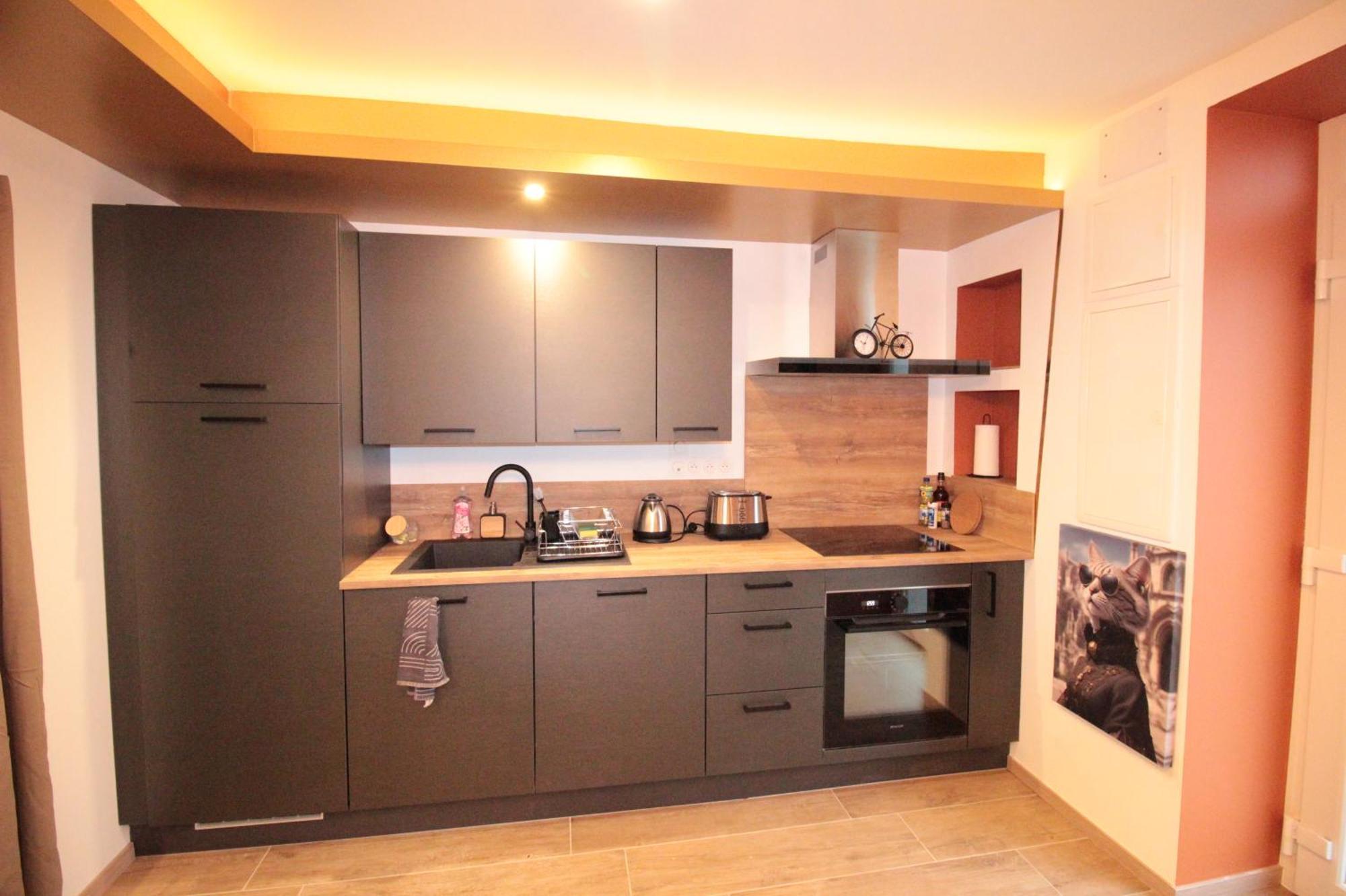 Luxury Studio, Rez De Chaussee, Parking Prive Video Surveillance, Canape Haute Qualite Convertible Couchage 2 Personnes, Centre Ville Proche, Restaurant, Boulangerie 2 Minutes A Pied, Terrasse - 800Metre Carre De Terrain - Gere Par Presta-Zen'Service Verdun Extérieur photo