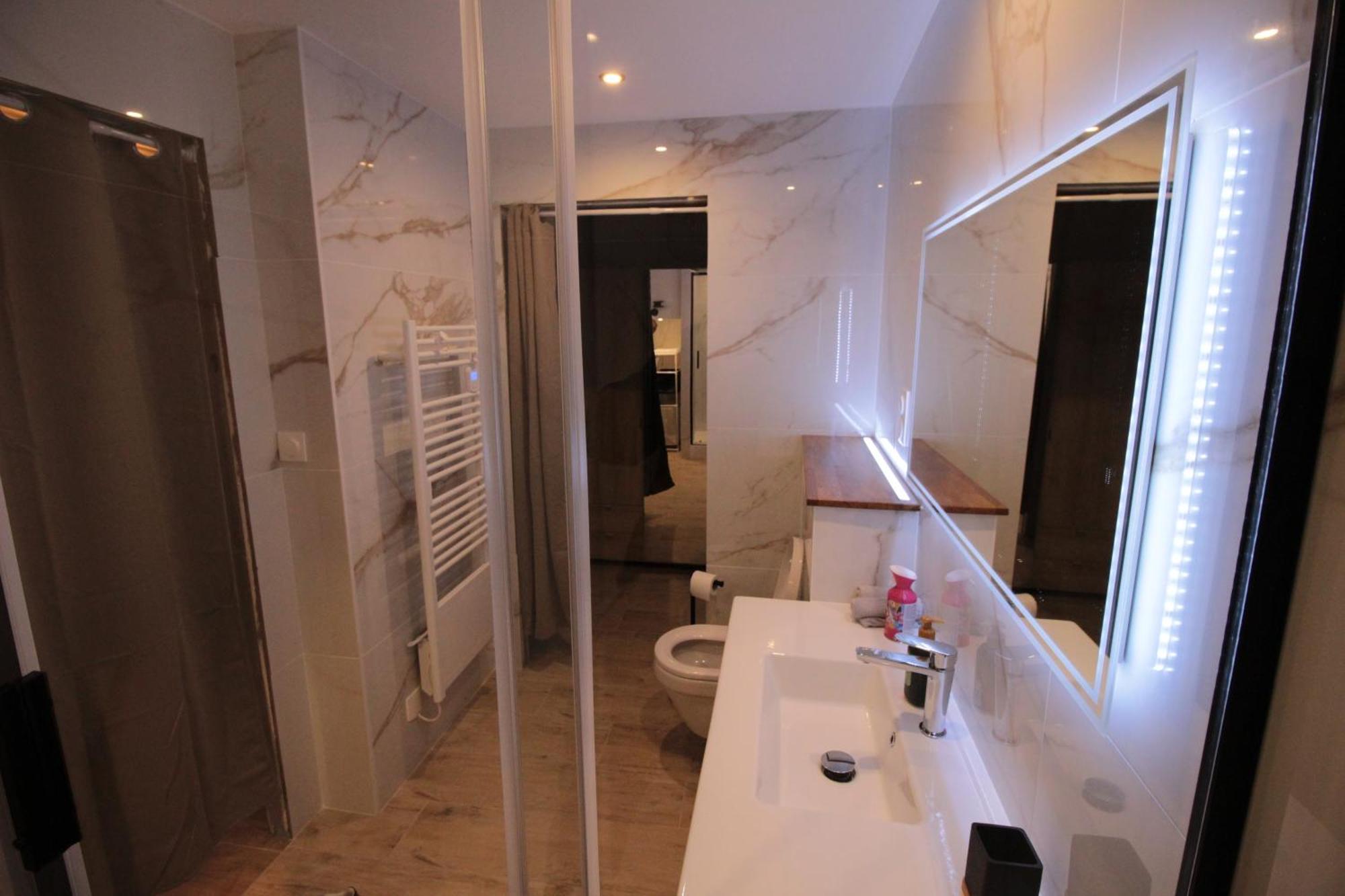 Luxury Studio, Rez De Chaussee, Parking Prive Video Surveillance, Canape Haute Qualite Convertible Couchage 2 Personnes, Centre Ville Proche, Restaurant, Boulangerie 2 Minutes A Pied, Terrasse - 800Metre Carre De Terrain - Gere Par Presta-Zen'Service Verdun Extérieur photo