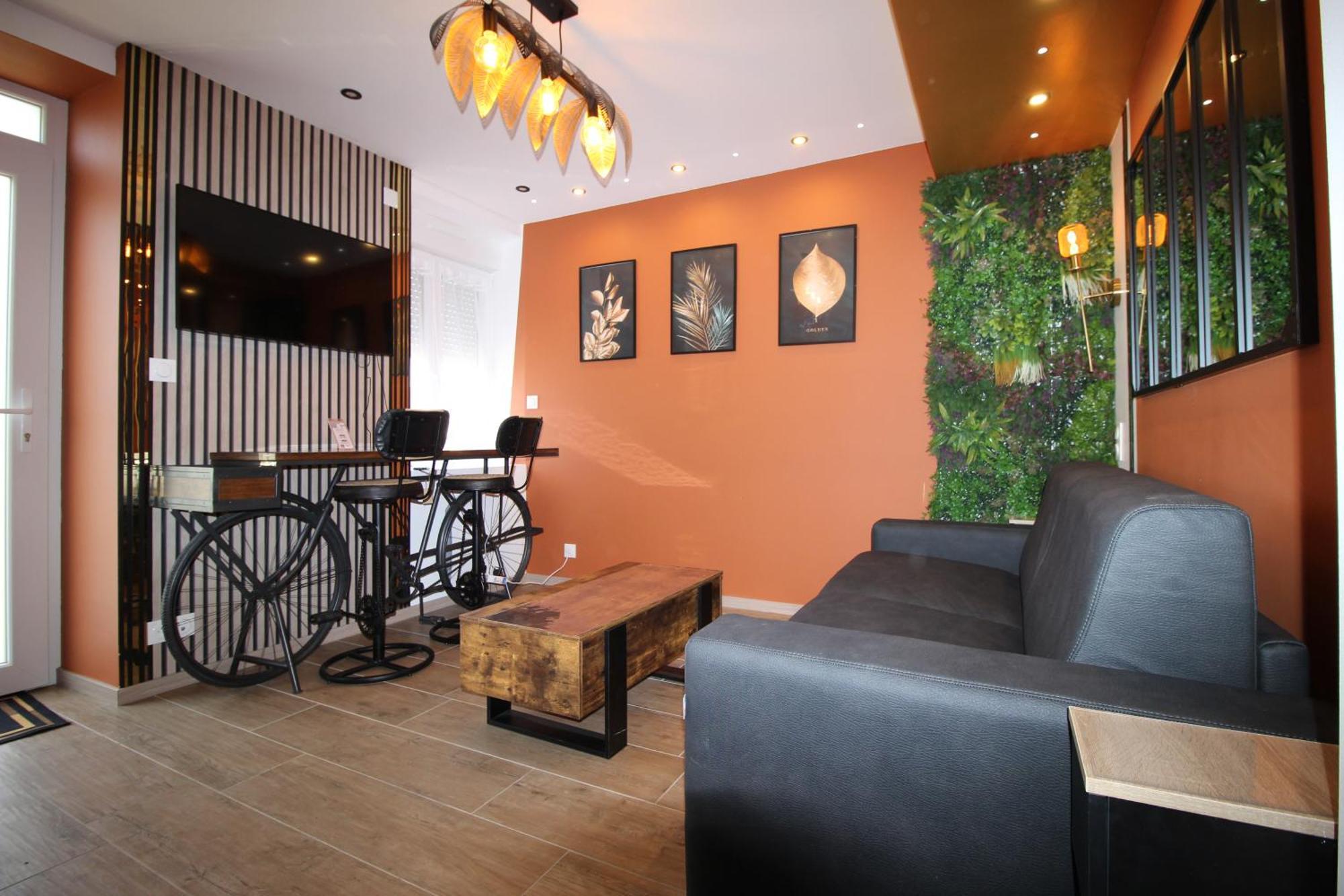 Luxury Studio, Rez De Chaussee, Parking Prive Video Surveillance, Canape Haute Qualite Convertible Couchage 2 Personnes, Centre Ville Proche, Restaurant, Boulangerie 2 Minutes A Pied, Terrasse - 800Metre Carre De Terrain - Gere Par Presta-Zen'Service Verdun Extérieur photo